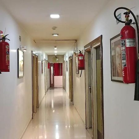 Hotel Royal Apple Ahmedabad Eksteriør bilde