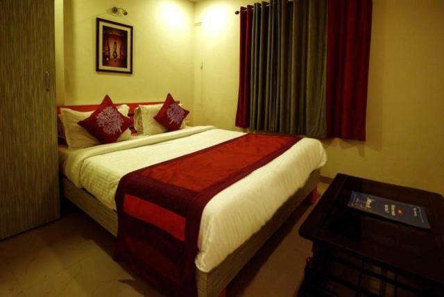 Hotel Royal Apple Ahmedabad Eksteriør bilde