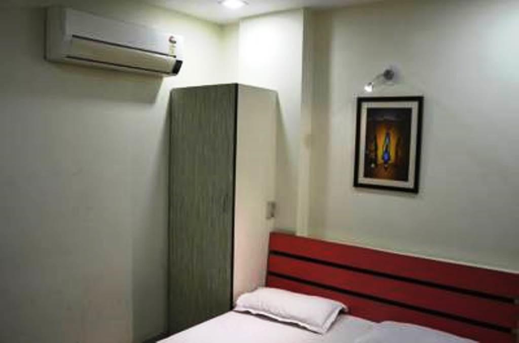 Hotel Royal Apple Ahmedabad Eksteriør bilde